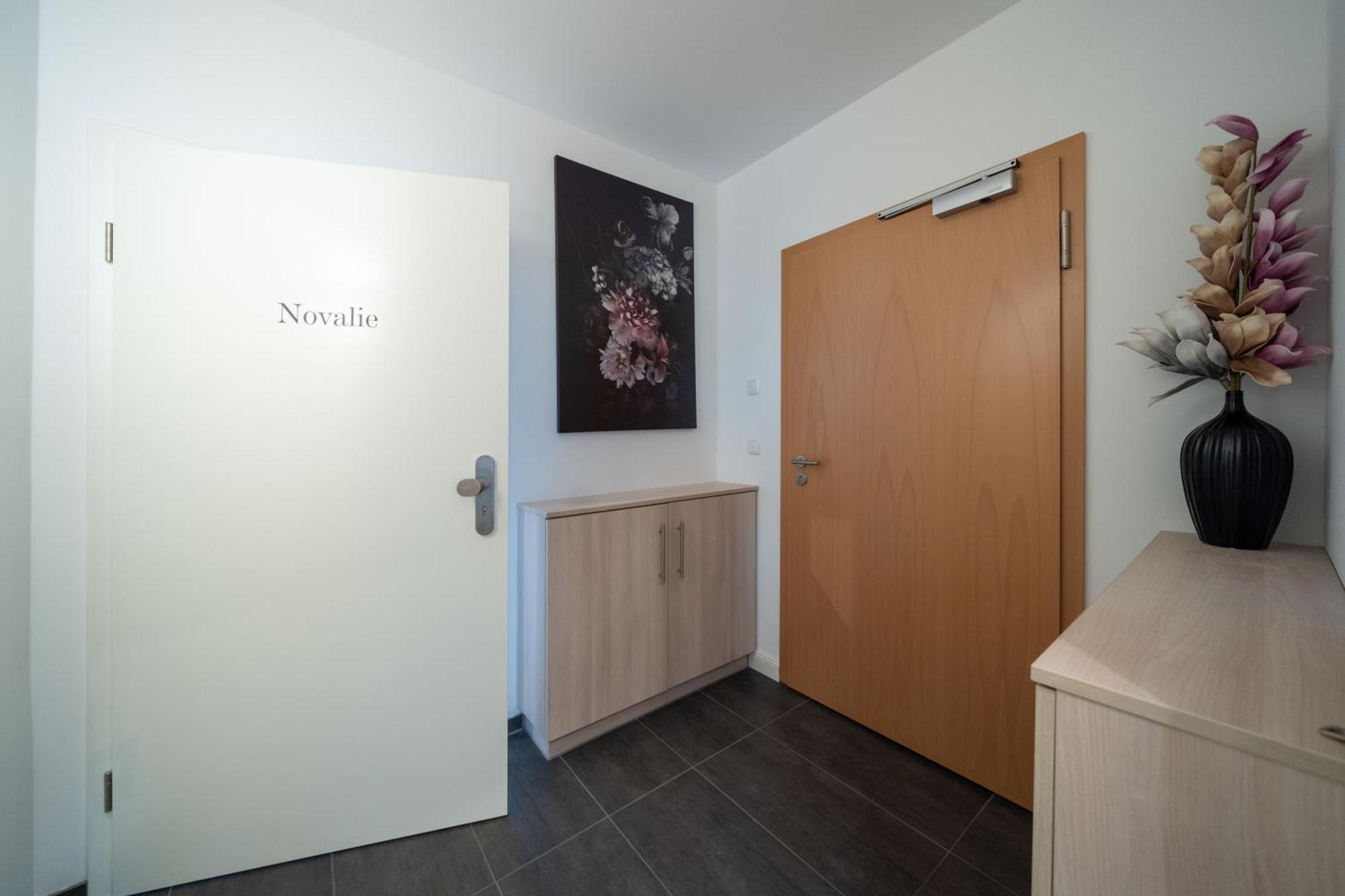 Moebliertes Wohnen - Novalie Apartment Rostock Ngoại thất bức ảnh