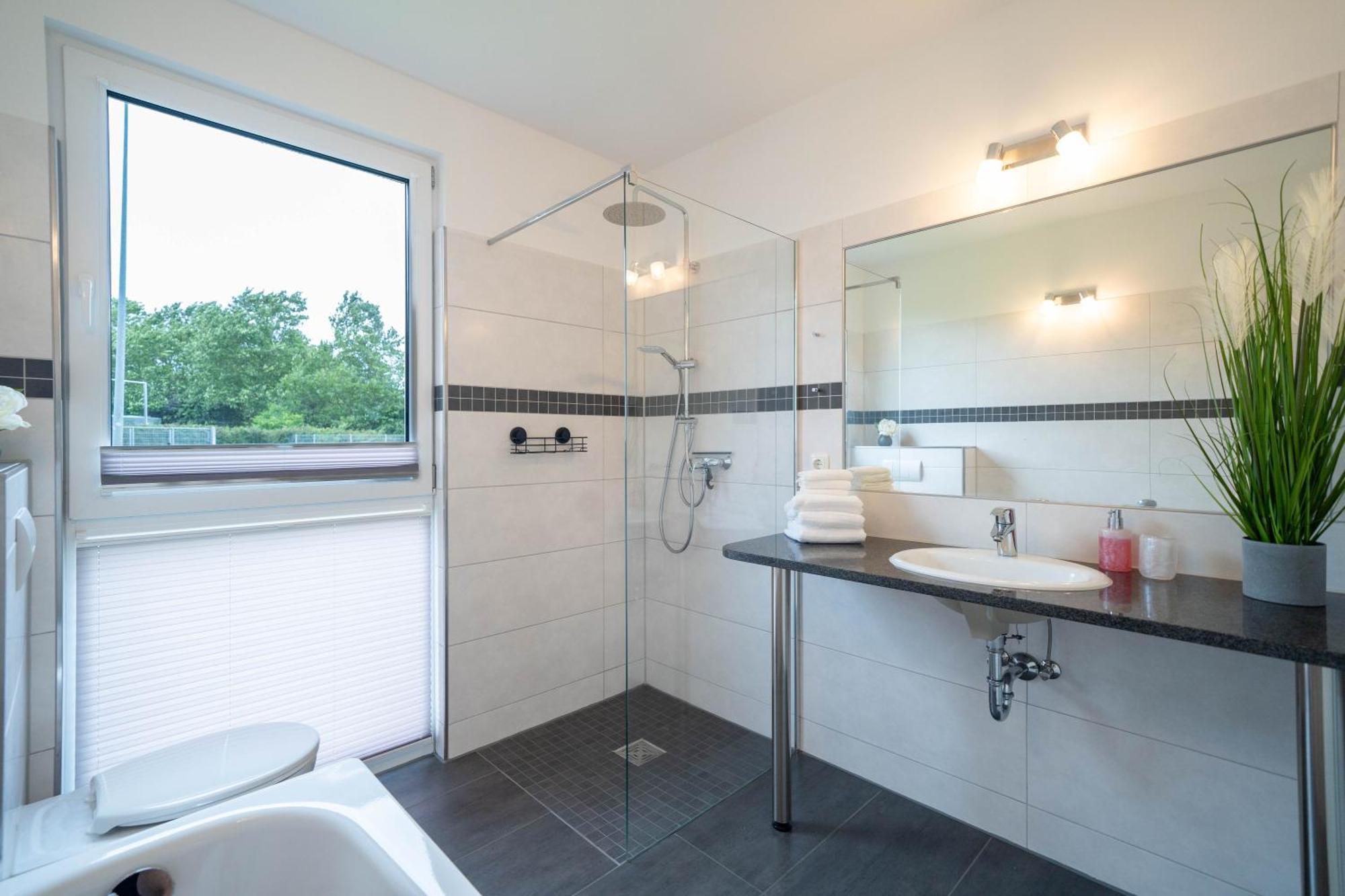Moebliertes Wohnen - Novalie Apartment Rostock Ngoại thất bức ảnh
